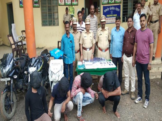 Five people preparing to throw robbery in Jamnar | जामनेरात दरोडा टाकण्याच्या तयारीतील पाच जणांची टोळी जेरबंद Five people preparing to throw robbery in Jamnar | जामनेरात दरोडा टाकण्याच्या तयारीतील पाच जणांची टोळी जेरबंद