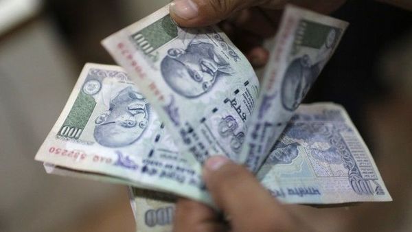 Direct deposit of Rs500 woman's bank account of Jan Dhan Yojana | जनधन योजनेतील महिलांच्या खात्यात थेट ५०० रुपये जमा Direct deposit of Rs500 woman's bank account of Jan Dhan Yojana | जनधन योजनेतील महिलांच्या खात्यात थेट ५०० रुपये जमा
