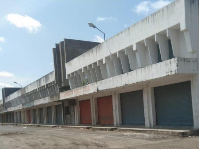 Janata Curfew: Business establishments closed, no crowds on the streets | जनता कर्फ्यू : व्यापारी प्रतिष्ठाने बंद, रस्त्यावर नागरिकांची गर्दी नाही Janata Curfew: Business establishments closed, no crowds on the streets | जनता कर्फ्यू : व्यापारी प्रतिष्ठाने बंद, रस्त्यावर नागरिकांची गर्दी नाही