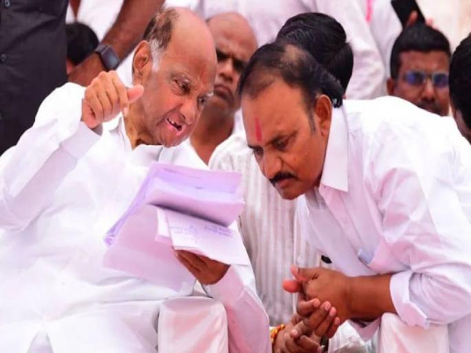 Markadwadi EVM Agitation: I resign, vote on the ballot; The MLA Uttamrao Jankar gave a challenge to Election Commission infront of Sharad Pawar | मी राजीनामा देतो, बॅलेटवर मतदान द्यावं; शरद पवारांसमोरच आमदाराने दिलं चॅलेंज