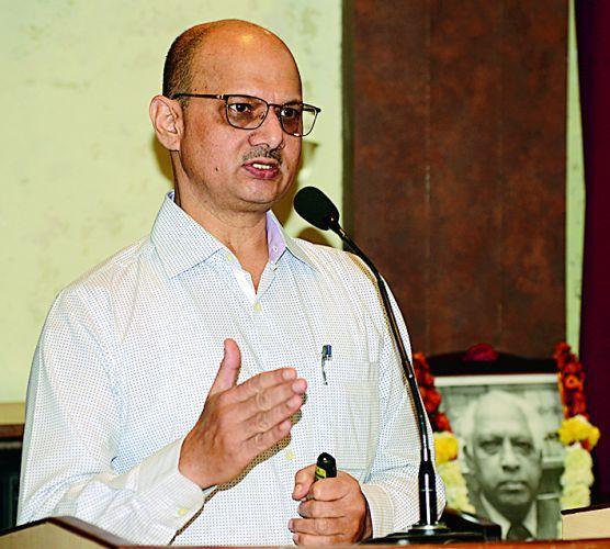 Online Transactions: Understand Technology, Stay Alert, Be Safe | ऑनलाईन व्यवहार : तंत्रज्ञान समजा, अलर्ट रहा, सुरक्षित व्हा Online Transactions: Understand Technology, Stay Alert, Be Safe | ऑनलाईन व्यवहार : तंत्रज्ञान समजा, अलर्ट रहा, सुरक्षित व्हा