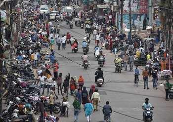 Nagpur residents reject public curfew: All markets open | नागपूरकरांनी नाकारला जनता कर्फ्यू : सर्व बाजारपेठा सुरू Nagpur residents reject public curfew: All markets open | नागपूरकरांनी नाकारला जनता कर्फ्यू : सर्व बाजारपेठा सुरू