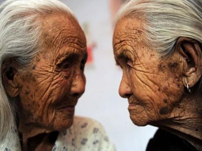 Fallen people in Japan, 69, 785 | जपानमध्ये शतायुषी लोक ६९,७८५; दोन दशकांत शतायुषी होण्याच्या प्रमाणात सातपट वाढ Fallen people in Japan, 69, 785 | जपानमध्ये शतायुषी लोक ६९,७८५; दोन दशकांत शतायुषी होण्याच्या प्रमाणात सातपट वाढ