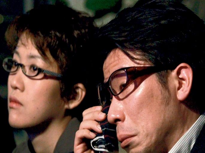 man in japan taking class to teach how to cry | हसला असाल; पण रडायचं कसं हे कधी शिकलात?