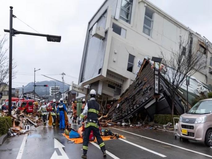 Japan earthquakes death toll climbs to 100 as more survivors pulled from rubble | जपानमध्ये भूकंपामुळे मोठा विध्वंस, आतापर्यंत 100 जणांचा मृत्यू, अद्यापही सतर्कतेचा इशारा Japan earthquakes death toll climbs to 100 as more survivors pulled from rubble | जपानमध्ये भूकंपामुळे मोठा विध्वंस, आतापर्यंत 100 जणांचा मृत्यू, अद्यापही सतर्कतेचा इशारा