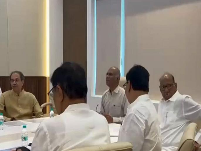 Demand to take Mumbai Municipal Corporation elections on ballot paper; Raj, Uddhav Thackeray along with Sharad Pawar demand | मुंबई महापालिका निवडणूक मतपत्रिकेवर घेण्याची मागणी; राज, उद्धव ठाकरेंसह शरद पवारांची मागणी Demand to take Mumbai Municipal Corporation elections on ballot paper; Raj, Uddhav Thackeray along with Sharad Pawar demand | मुंबई महापालिका निवडणूक मतपत्रिकेवर घेण्याची मागणी; राज, उद्धव ठाकरेंसह शरद पवारांची मागणी