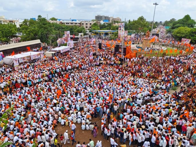 Peace rally attended by Manoj Jarange; All the roads in Beed are blocked with crowd | मनोज जरांगेंच्या उपस्थितीत शांतता रॅली; बीडमधील सर्वच रस्ते गर्दीने ब्लॉक Peace rally attended by Manoj Jarange; All the roads in Beed are blocked with crowd | मनोज जरांगेंच्या उपस्थितीत शांतता रॅली; बीडमधील सर्वच रस्ते गर्दीने ब्लॉक