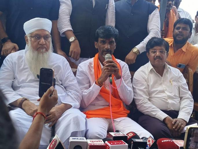 The equation is matched, now on the 3rd November the seats and candidates will be determined; Manoj Jarange's big announcement | समीकरण जुळले, आता ३ तारखेला जागा अन् उमेदवार ठरणार; मनोज जरांगेंची मोठी घोषणा The equation is matched, now on the 3rd November the seats and candidates will be determined; Manoj Jarange's big announcement | समीकरण जुळले, आता ३ तारखेला जागा अन् उमेदवार ठरणार; मनोज जरांगेंची मोठी घोषणा