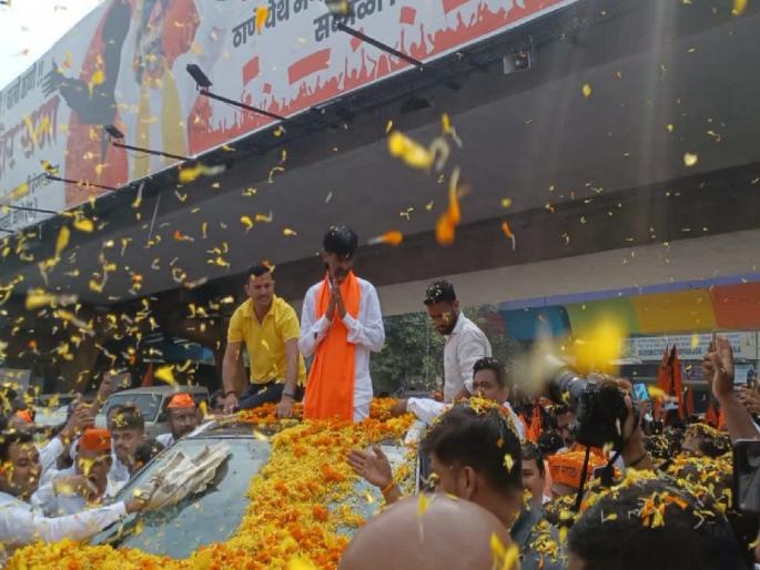 Manoj Jarange Patil targeted by Praful Patel, Chhagan Bhujbal over Maratha reservation | "कितीही जळाला तरी..."; फुलं उधळण्यावरून टीका करणाऱ्यांचा जरांगेंनी घेतला समाचार Manoj Jarange Patil targeted by Praful Patel, Chhagan Bhujbal over Maratha reservation | "कितीही जळाला तरी..."; फुलं उधळण्यावरून टीका करणाऱ्यांचा जरांगेंनी घेतला समाचार