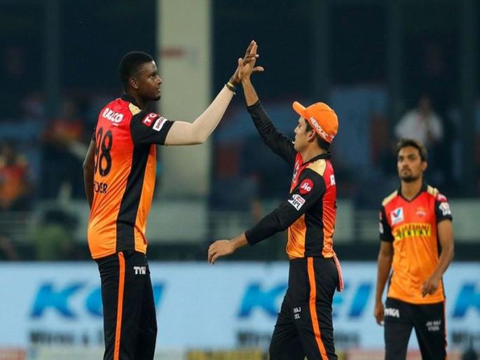 SRH vs RR Latest News: 155-run challenge against Hyderabad; Sweat broke out in front of Holder's bowling | SRH vs RR Latest News: हैदराबादसमोर १५५ धावांचे आव्हान; होल्डरच्या गोलंदाजीसमोर फलंदाजांना फुटला घाम