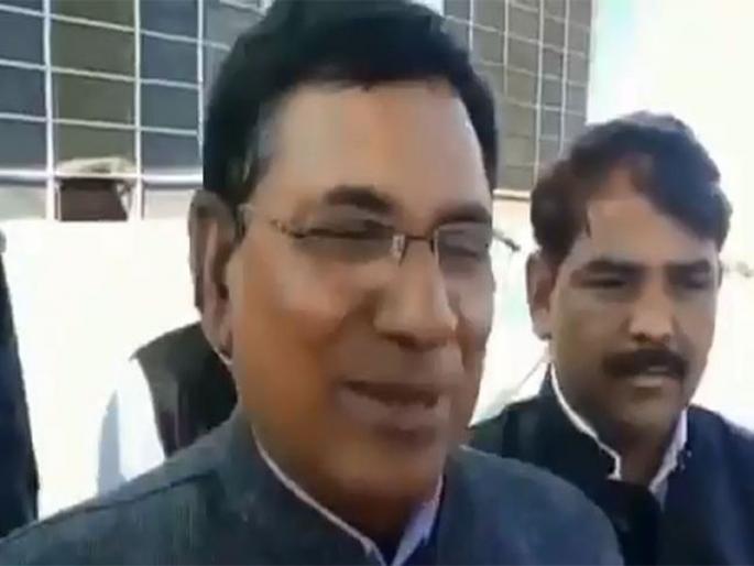 If you are a Hindu, you vote for the BJP, Muslims who vote for the Congress vote! | हिंदू असाल तर तुम्ही भाजपाला मते द्या, मुस्लीम असणा-यांनी काँग्रेसला मते द्या!