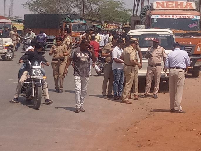 One killed due to family dispute in Jat Sangli | Sangli: जतमध्ये भरदिवसा कौटुंबिक वादातून एकाचा खून One killed due to family dispute in Jat Sangli | Sangli: जतमध्ये भरदिवसा कौटुंबिक वादातून एकाचा खून