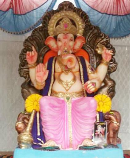 Jawahar Ganesh Mandal of Barshi, who was cremated on untimely body | बेवारस मृतदेहांवर अंत्यसंस्कार करणारा बार्शीचा जवाहर गणेश मंडळ