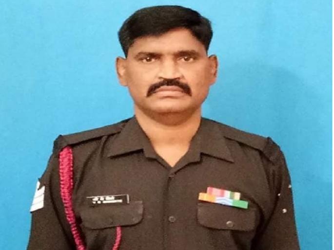 ... 'That' Veer Javan did not reach the border again even after donating Kidney by mother | ...'त्या' वीर जवानास आईने किडनी देऊनही पुन्हा सीमेवर पोहोचताच आले नाही ... 'That' Veer Javan did not reach the border again even after donating Kidney by mother | ...'त्या' वीर जवानास आईने किडनी देऊनही पुन्हा सीमेवर पोहोचताच आले नाही