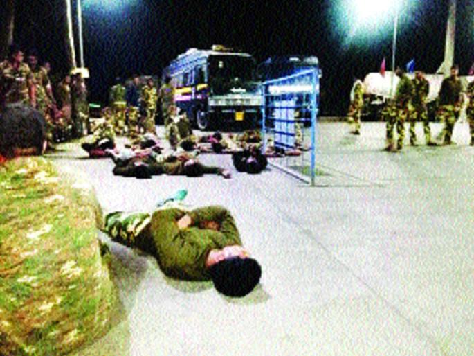 The youth who came to the vicinity returned hunger strike | बंदोबस्ताला आलेले जवान उपाशीच परतले The youth who came to the vicinity returned hunger strike | बंदोबस्ताला आलेले जवान उपाशीच परतले