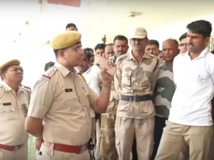 lok sabha election 2019 200 soldiers were hungry from two days during duty | दुर्दैवी! कर्तव्यावर असलेल्या 200 जवानांची दोन दिवस उपासमार lok sabha election 2019 200 soldiers were hungry from two days during duty | दुर्दैवी! कर्तव्यावर असलेल्या 200 जवानांची दोन दिवस उपासमार