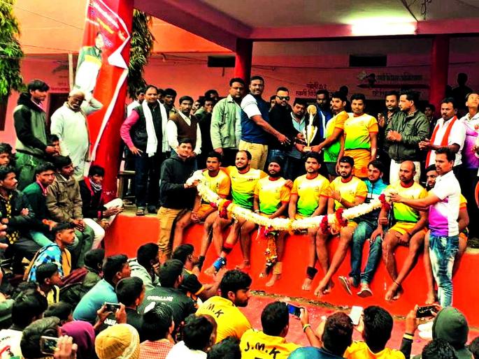Kabaddi matches at the Janefal; Kapaswadi's Jai Jagadamba team first! | जानेफळ येथे रंगले कबड्डीचे सामने; कापूसवाडीचा जय जगदंबा संघ प्रथम! Kabaddi matches at the Janefal; Kapaswadi's Jai Jagadamba team first! | जानेफळ येथे रंगले कबड्डीचे सामने; कापूसवाडीचा जय जगदंबा संघ प्रथम!