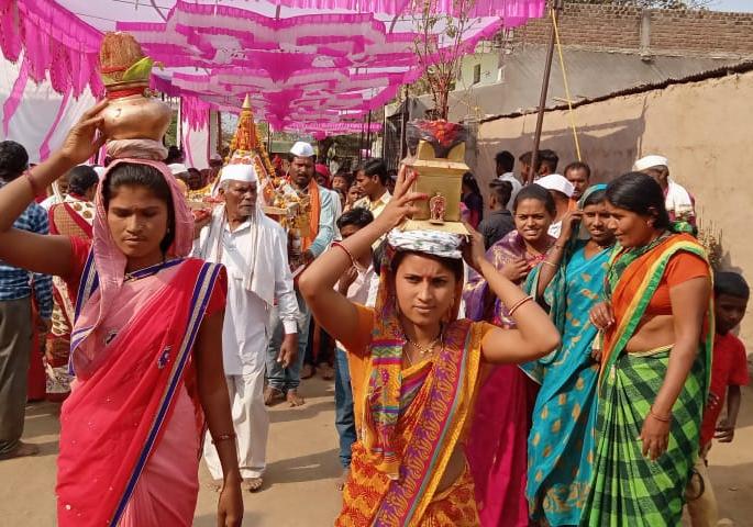 Jai Mungsaji's chanting in Chausala, Umbarda Bazar villages of Washim | उंबर्डा बाजार, चौैसाळ्यात जय मुंगसाजीचा गजर