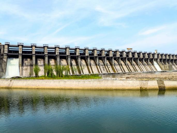 Jayakwadi @ 98 percent; The four gates of the dam opened; Discharge of water started | जायकवाडी @ ९८ टक्के; धरणाची चार दरवाजे उघडून २०९६ क्यूसेक पाण्याचा विसर्ग सुरु