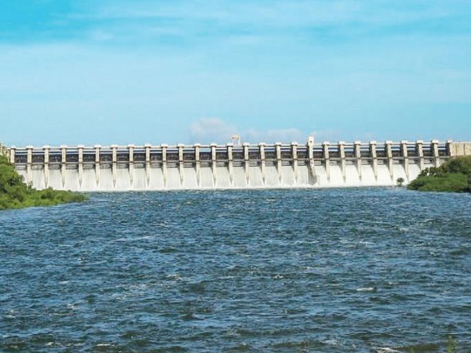 18 gates of Jayakwadi Dam opened by 4 feet for the first time; 76 thousand cusecs of water in Godavari tank | जायकवाडी धरणाचे १८ दरवाजे प्रथमच ४ फुटांनी उघडले; ७६ हजार क्युसेक पाणी गोदावरी पात्रात 18 gates of Jayakwadi Dam opened by 4 feet for the first time; 76 thousand cusecs of water in Godavari tank | जायकवाडी धरणाचे १८ दरवाजे प्रथमच ४ फुटांनी उघडले; ७६ हजार क्युसेक पाणी गोदावरी पात्रात