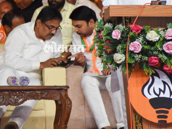 Congress, Uddhav Sena, NCP Sharad Pawar group clarification on the conflict that arose in the Maha Vikas Aghadi over the Sangli Lok Sabha seat | सांगलीत महाविकास आघाडीच्या नेत्यांमध्ये कलगीतुरा, एकमेकाला टोमणे  Congress, Uddhav Sena, NCP Sharad Pawar group clarification on the conflict that arose in the Maha Vikas Aghadi over the Sangli Lok Sabha seat | सांगलीत महाविकास आघाडीच्या नेत्यांमध्ये कलगीतुरा, एकमेकाला टोमणे