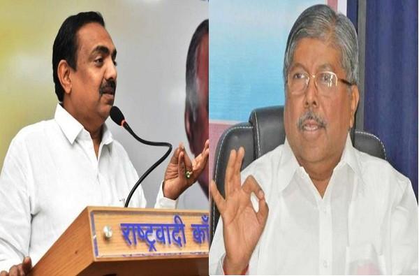 Chandrakant Patil's name short form is 'he' .. so he should not be angry: Jayant Patil stroke | चंद्रकांत पाटलांच्या नावाचा शॉर्टफॉर्म 'तो' होतो, म्हणून त्यांनी राग मानू नये : जयंत पाटलांचा टोला Chandrakant Patil's name short form is 'he' .. so he should not be angry: Jayant Patil stroke | चंद्रकांत पाटलांच्या नावाचा शॉर्टफॉर्म 'तो' होतो, म्हणून त्यांनी राग मानू नये : जयंत पाटलांचा टोला