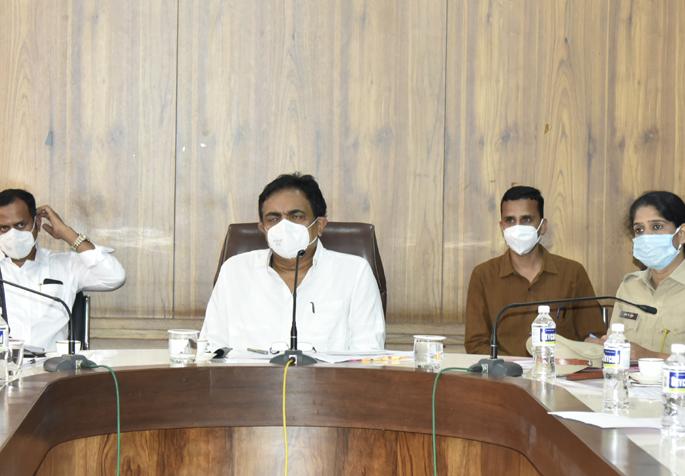 Strictly check the treatment of corona patients: Jayant Patil | कोरोना रूग्णांवरील उपचाराची कडकपणे तपासणी करा : जयंत पाटील Strictly check the treatment of corona patients: Jayant Patil | कोरोना रूग्णांवरील उपचाराची कडकपणे तपासणी करा : जयंत पाटील