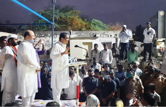 Jayant Patil got wet, Pandharpurkar remembered the meeting of Ansatar | Jayant Patil : जयंत पाटील भिजले, अन् सातारच्या सभेची झाली पंढरपूरकरांना आठवण Jayant Patil got wet, Pandharpurkar remembered the meeting of Ansatar | Jayant Patil : जयंत पाटील भिजले, अन् सातारच्या सभेची झाली पंढरपूरकरांना आठवण