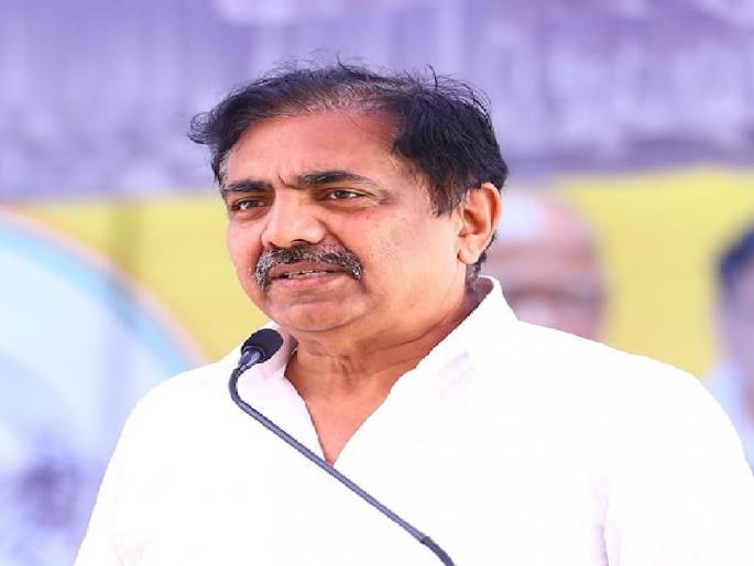 I am with Sharad Pawar, Jayant Patil gave clarification on the discussion of party defection | मी शरद पवार यांच्यासोबतच, पक्षांतराच्या चर्चेवर जयंत पाटील यांनी दिले स्पष्टीकरण I am with Sharad Pawar, Jayant Patil gave clarification on the discussion of party defection | मी शरद पवार यांच्यासोबतच, पक्षांतराच्या चर्चेवर जयंत पाटील यांनी दिले स्पष्टीकरण