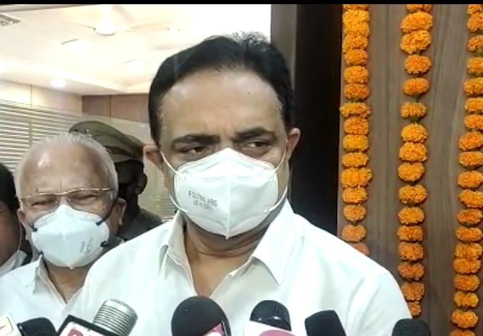 Don't spread misconceptions in the society through reservation: Jayant Patil | आरक्षणावरुन समाजांमध्ये गैरसमज पसरवू नका : जयंत पाटील