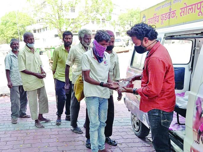 Charity; Sae mortgaged, sold school buses and solved the problems of orphans | दातृत्व; साेनं गहाण ठेवलं, स्कूल बस विकून अनाथ मुलांच्या अडचणी सोडविल्या