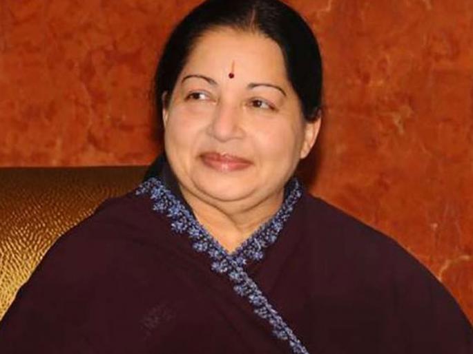 If Jayalalithaa's memorial is to be commemorated, Deepa will go to court | जयललितांच्या निवासस्थानाचं स्मारक केलं तर कोर्टात जाईन - दीपा If Jayalalithaa's memorial is to be commemorated, Deepa will go to court | जयललितांच्या निवासस्थानाचं स्मारक केलं तर कोर्टात जाईन - दीपा