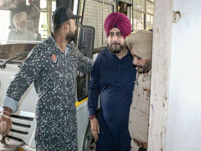 Navjot Singh Sidhu to be released from Patiala today; Lost 34 kg weight in prison | नवज्योतसिंग सिद्धू यांची आज सुटका होणार; तुरुंगात ३४ किलो वजन केले कमी Navjot Singh Sidhu to be released from Patiala today; Lost 34 kg weight in prison | नवज्योतसिंग सिद्धू यांची आज सुटका होणार; तुरुंगात ३४ किलो वजन केले कमी