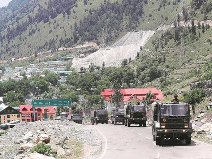 big movements on China’s LAC in Ladakh; 50,000 troops, weapons deployed | China on LAC: चीनच्या एलएसीवर जोरदार हालचाली; 50000 सैनिक, शस्त्रास्त्रे तैनात big movements on China’s LAC in Ladakh; 50,000 troops, weapons deployed | China on LAC: चीनच्या एलएसीवर जोरदार हालचाली; 50000 सैनिक, शस्त्रास्त्रे तैनात