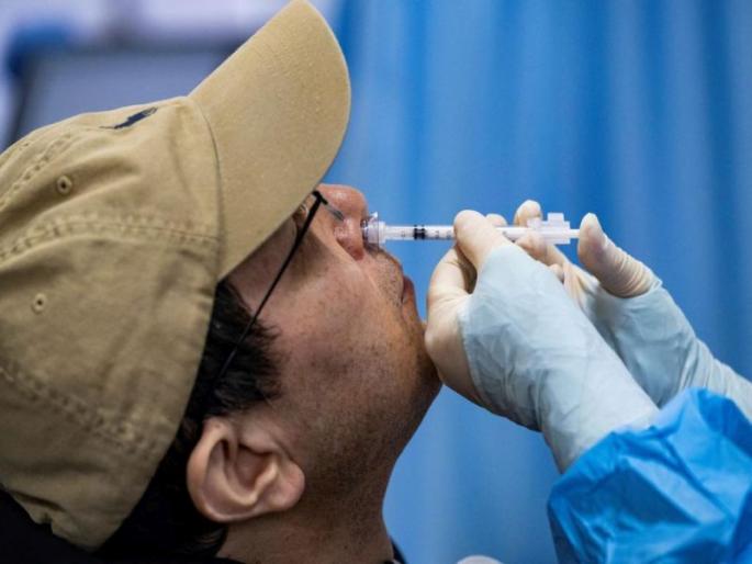 'Incovac': Seniors turn their backs on vaccination, now the vaccine will be given to health workers | ‘इन्कोव्हॅक’ : ज्येष्ठांची लसीकरणाकडे पाठ, आता आरोग्य कर्मचाऱ्यांना देणार लस 'Incovac': Seniors turn their backs on vaccination, now the vaccine will be given to health workers | ‘इन्कोव्हॅक’ : ज्येष्ठांची लसीकरणाकडे पाठ, आता आरोग्य कर्मचाऱ्यांना देणार लस