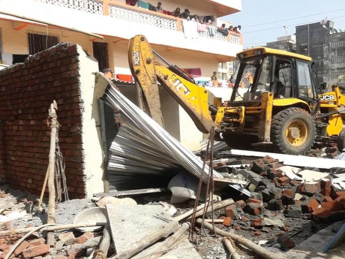 Vasai-Virar municipal corporation crackdown | वसई-विरार महापालिकेची तोडक कारवाई Vasai-Virar municipal corporation crackdown | वसई-विरार महापालिकेची तोडक कारवाई