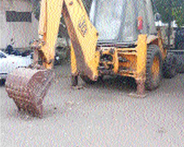 Jcb acquittals without penalty for bail | दंड न करताच कारवाईसाठी जप्त जेसीबीची सुटका Jcb acquittals without penalty for bail | दंड न करताच कारवाईसाठी जप्त जेसीबीची सुटका