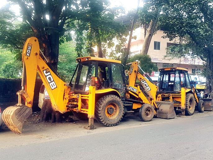 Attack on Palghar's police superintendent; Sand professionals | पालघरच्या पोलीस अधीक्षकांवर हल्ला; रेती व्यावसायिकांची मुजोरी Attack on Palghar's police superintendent; Sand professionals | पालघरच्या पोलीस अधीक्षकांवर हल्ला; रेती व्यावसायिकांची मुजोरी