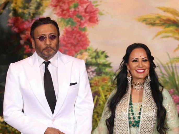 Wife like that ..! Jackie Shroff's wife Ayesha had saved the actor's life by washing the goon | बायको अशी हव्वी..! जॅकी श्रॉफची पत्नी आयशाने गुंडाची धुलाई करून वाचवले होते अभिनेत्याचे प्राण Wife like that ..! Jackie Shroff's wife Ayesha had saved the actor's life by washing the goon | बायको अशी हव्वी..! जॅकी श्रॉफची पत्नी आयशाने गुंडाची धुलाई करून वाचवले होते अभिनेत्याचे प्राण