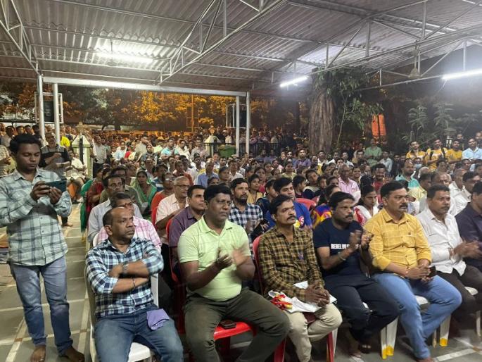 Notices to 30 thousand encroachers on Gaayran land; Public meeting of citizens was held in Thakurli | गायरान जमिनीवरील ३० हजार अतिक्रमणधारकांना नोटिसा; मोठा गाव ठाकूर्ली येथे नागरीकांची पार पडली जाहिर सभा Notices to 30 thousand encroachers on Gaayran land; Public meeting of citizens was held in Thakurli | गायरान जमिनीवरील ३० हजार अतिक्रमणधारकांना नोटिसा; मोठा गाव ठाकूर्ली येथे नागरीकांची पार पडली जाहिर सभा