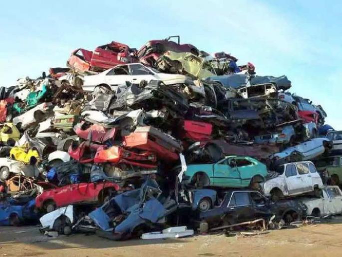 15 years old government vehicles will be scrapped; Signing of Decision on 'Scrapping Policy' - Nitin Gadkari | १५ वर्ष जुनी सरकारी वाहनं भंगारात काढली जाणार; 'स्क्रॅपिंग पॉलिसी'च्या निर्णयावर स्वाक्षरी