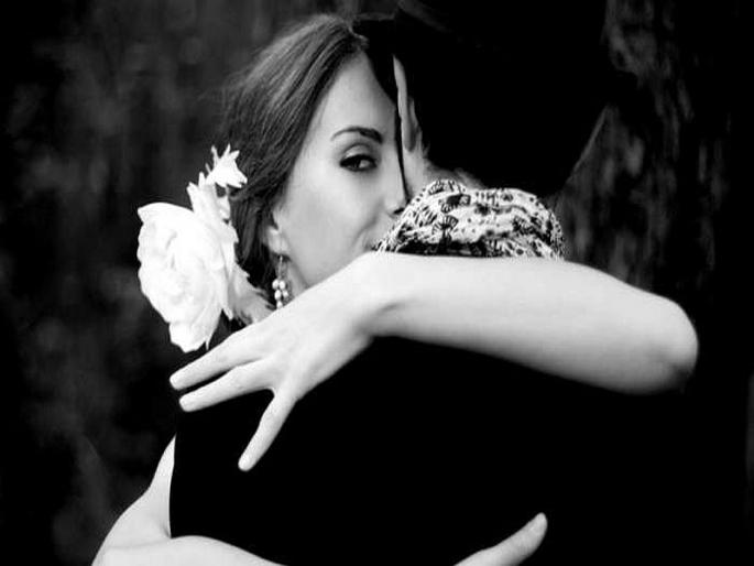 Petra Sajban, who lives in England, earns seven thousand bucks an hour by hugging people mac | 'ही' महिला मिठी मारून तासाला कमावते ७ हजार रुपये; जाणून घ्या काय आहे नेमकं प्रकरण Petra Sajban, who lives in England, earns seven thousand bucks an hour by hugging people mac | 'ही' महिला मिठी मारून तासाला कमावते ७ हजार रुपये; जाणून घ्या काय आहे नेमकं प्रकरण