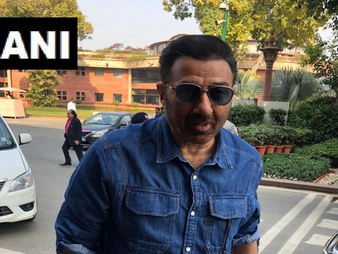 Bjp MP, Actor Sunny Deol, who is on Manali tour, is Corona positive | मनाली फिरायला आलेले अभिनेते सनी देओल कोरोना पॉझिटिव्ह Bjp MP, Actor Sunny Deol, who is on Manali tour, is Corona positive | मनाली फिरायला आलेले अभिनेते सनी देओल कोरोना पॉझिटिव्ह