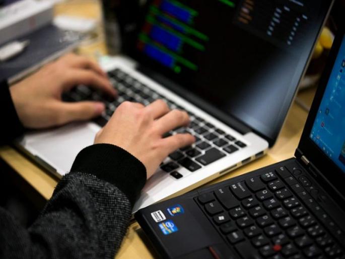 Careful ...! Fraud is caused by the pretext of help; Free food cost 75 thousand | सावधान...! मदतीच्या बहाण्याने होतेय फसवणूक; मोफत जेवण पडले ७५ हजारांना Careful ...! Fraud is caused by the pretext of help; Free food cost 75 thousand | सावधान...! मदतीच्या बहाण्याने होतेय फसवणूक; मोफत जेवण पडले ७५ हजारांना