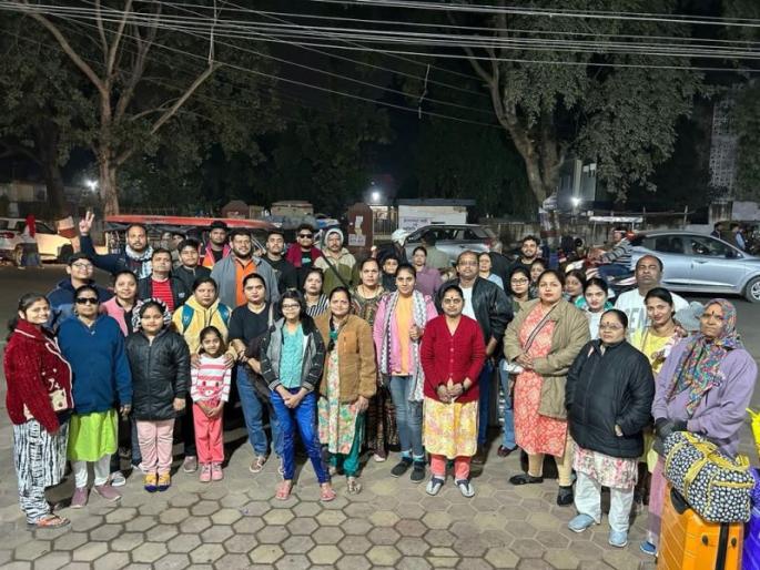 Rescue of tourists from Kamothe stranded in Kathmandu; Successful mediation by Devendra Fadnavis | काठमांडूत अडकलेल्या कामोठे येथील पर्यटकांची सुटका; देवेंद्र फडणविस यांची यशस्वी मध्यस्ती Rescue of tourists from Kamothe stranded in Kathmandu; Successful mediation by Devendra Fadnavis | काठमांडूत अडकलेल्या कामोठे येथील पर्यटकांची सुटका; देवेंद्र फडणविस यांची यशस्वी मध्यस्ती