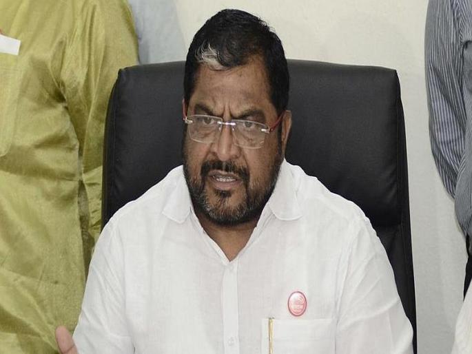 Raju Shetty said that the promises made by CM Uddhav Thackeray have not been fulfilled | कर्जमाफीवर असमाधानी! ठाकरे सरकारच्या निर्णयावर राजू शेट्टींचे ताशेरे Raju Shetty said that the promises made by CM Uddhav Thackeray have not been fulfilled | कर्जमाफीवर असमाधानी! ठाकरे सरकारच्या निर्णयावर राजू शेट्टींचे ताशेरे