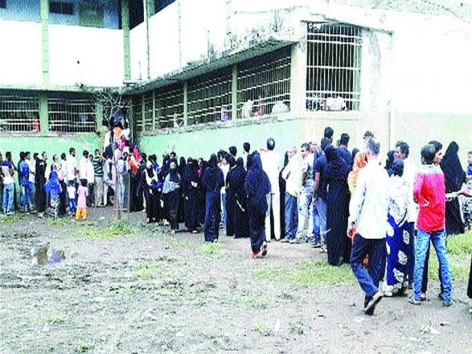 Maharashtra Election 2019: Voting was held in Bhiwandi in peace | Maharashtra Election 2019: भिवंडीमध्ये शांततेत पार पडले मतदान Maharashtra Election 2019: Voting was held in Bhiwandi in peace | Maharashtra Election 2019: भिवंडीमध्ये शांततेत पार पडले मतदान