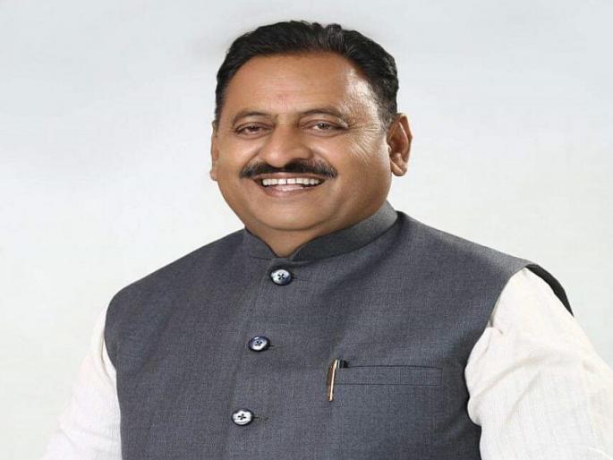 Babasaheb Patil also appeared in the Raj Bhavan along with Sharad Pawar | अजित पवारांसोबत शपथविधीला उपस्तथित राहणारे आमदार बाबासाहेब पाटील यांची शरद पवारांना साथ! Babasaheb Patil also appeared in the Raj Bhavan along with Sharad Pawar | अजित पवारांसोबत शपथविधीला उपस्तथित राहणारे आमदार बाबासाहेब पाटील यांची शरद पवारांना साथ!