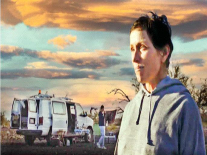 ‘Nomadland’: Another American Ranomal story | ‘नोमॅडलँड’ : दुसऱ्या अमेरिकेची रानोमाळ गोष्ट ‘Nomadland’: Another American Ranomal story | ‘नोमॅडलँड’ : दुसऱ्या अमेरिकेची रानोमाळ गोष्ट