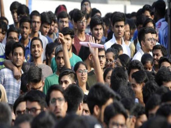Far from being the first ‘self’ social media in the state in JEE Main | जेईई मेनमध्ये राज्यात पहिला आलेला 'स्वयं' सोशल मिडियापासून दूर Far from being the first ‘self’ social media in the state in JEE Main | जेईई मेनमध्ये राज्यात पहिला आलेला 'स्वयं' सोशल मिडियापासून दूर